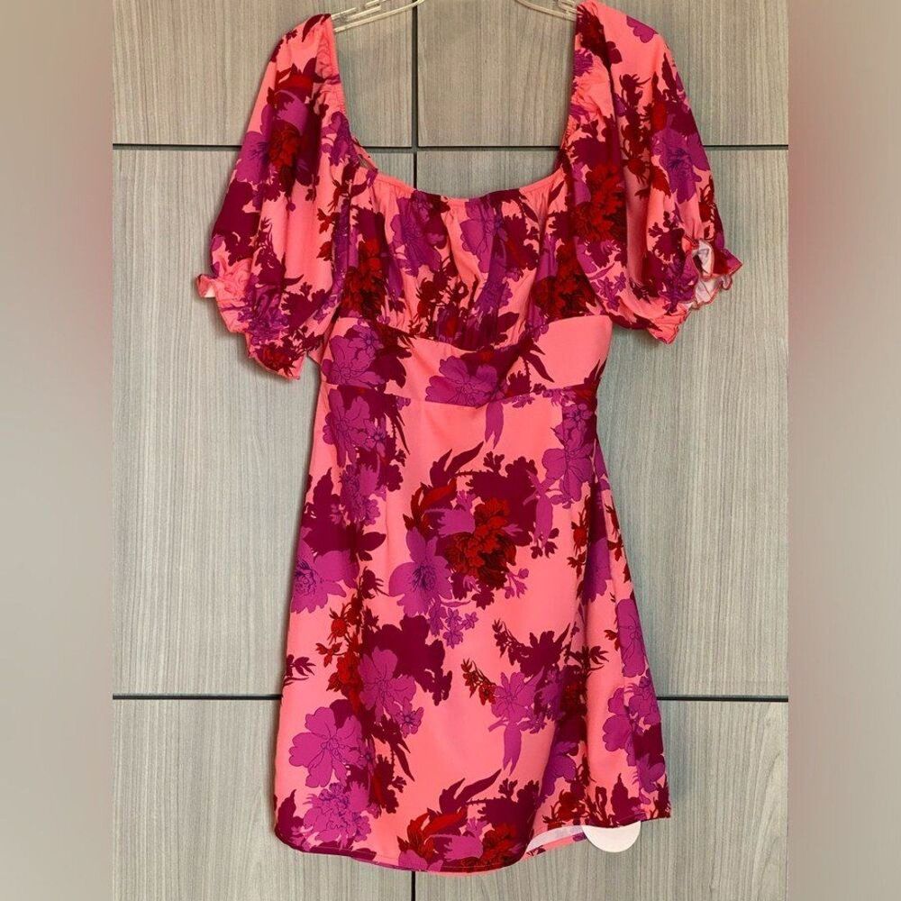 NWT Gorgeous Floral Open Back Dress Pink Size L